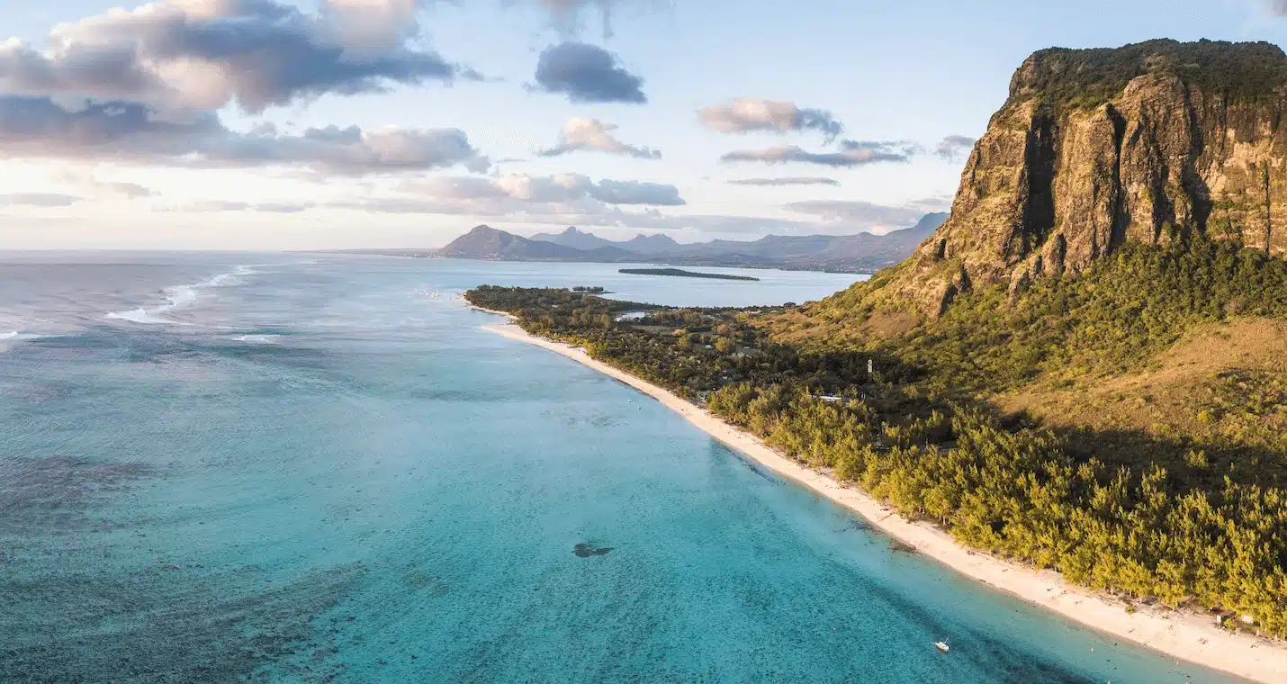 Plage du Morne Brabant sur la côte ouest de l'île Maurice